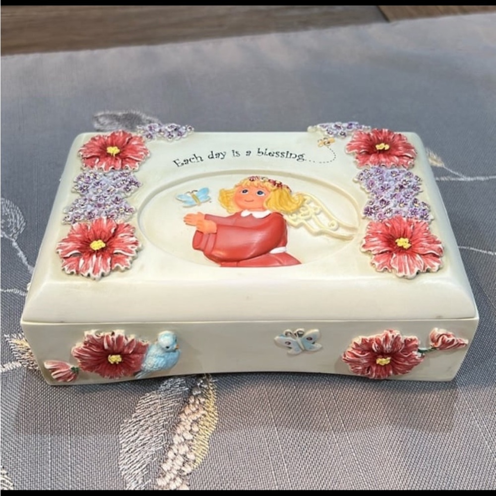 Ella Bella Jewelry Music Box